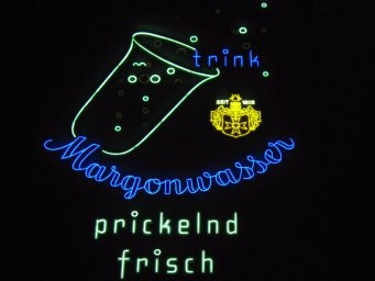 alte Leuchtreklame - Bild 1