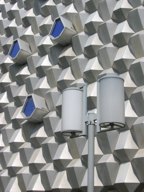 Lampe im Vordergrund