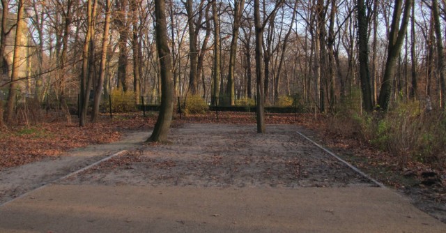 Wege zum Zaun (Treptower Park)