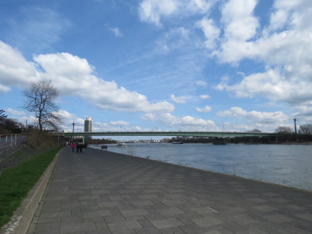 512_Koeln_Ufer