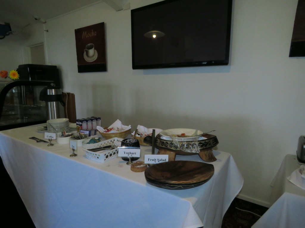 NZ: Oponomi Hotel - Continental Breakfast