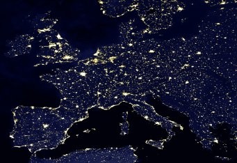 Nachts in Europa - Bild 1