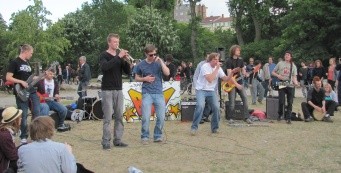 Sommerauftakt in Berlin - Fête de la musique (The Roads, Michél Kroll, Rubber Hair, ...) - Bild 20